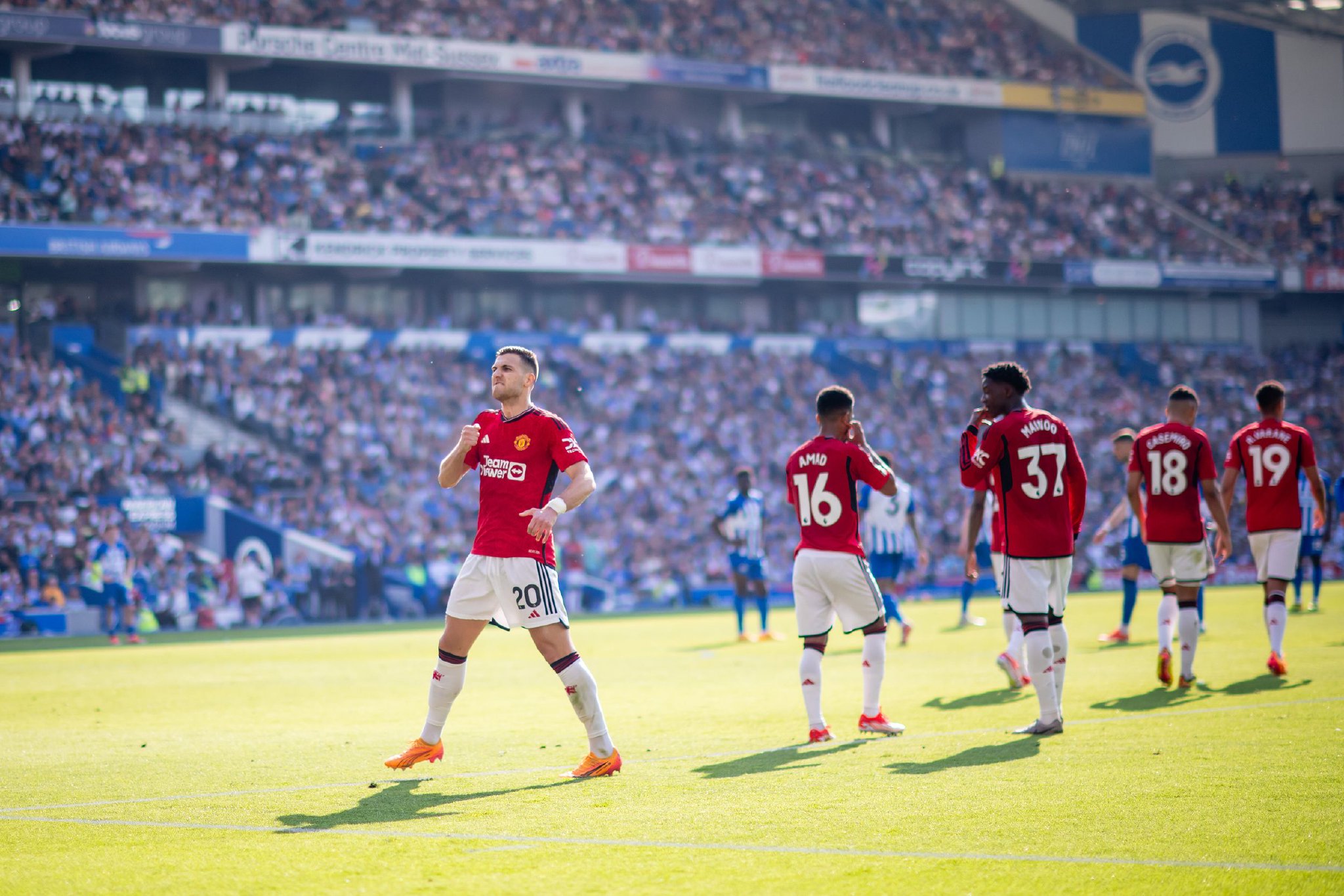 我们发现他 我们发现他